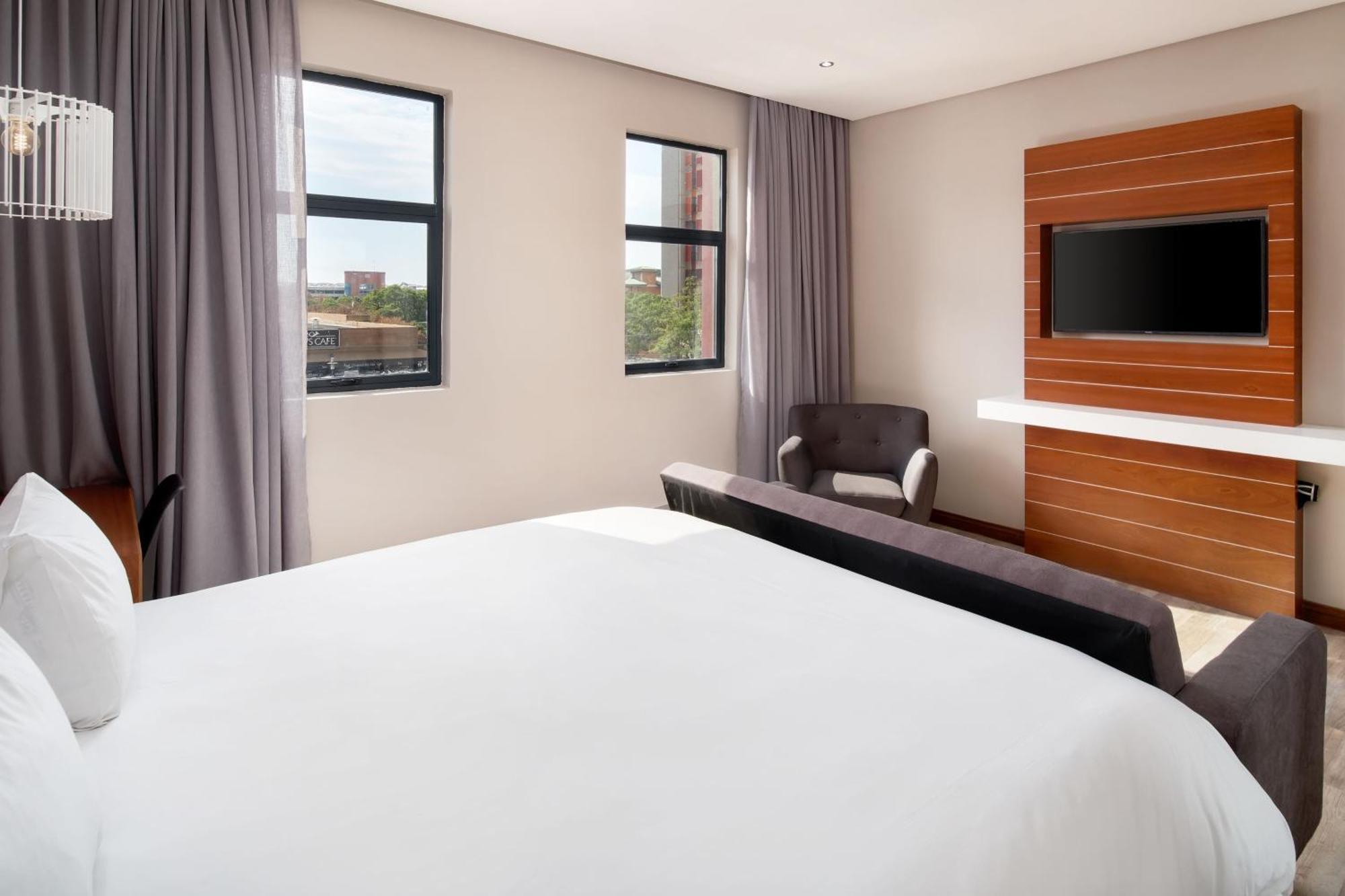 Protea Hotel By Marriott Pretoria Hatfield Habitación foto