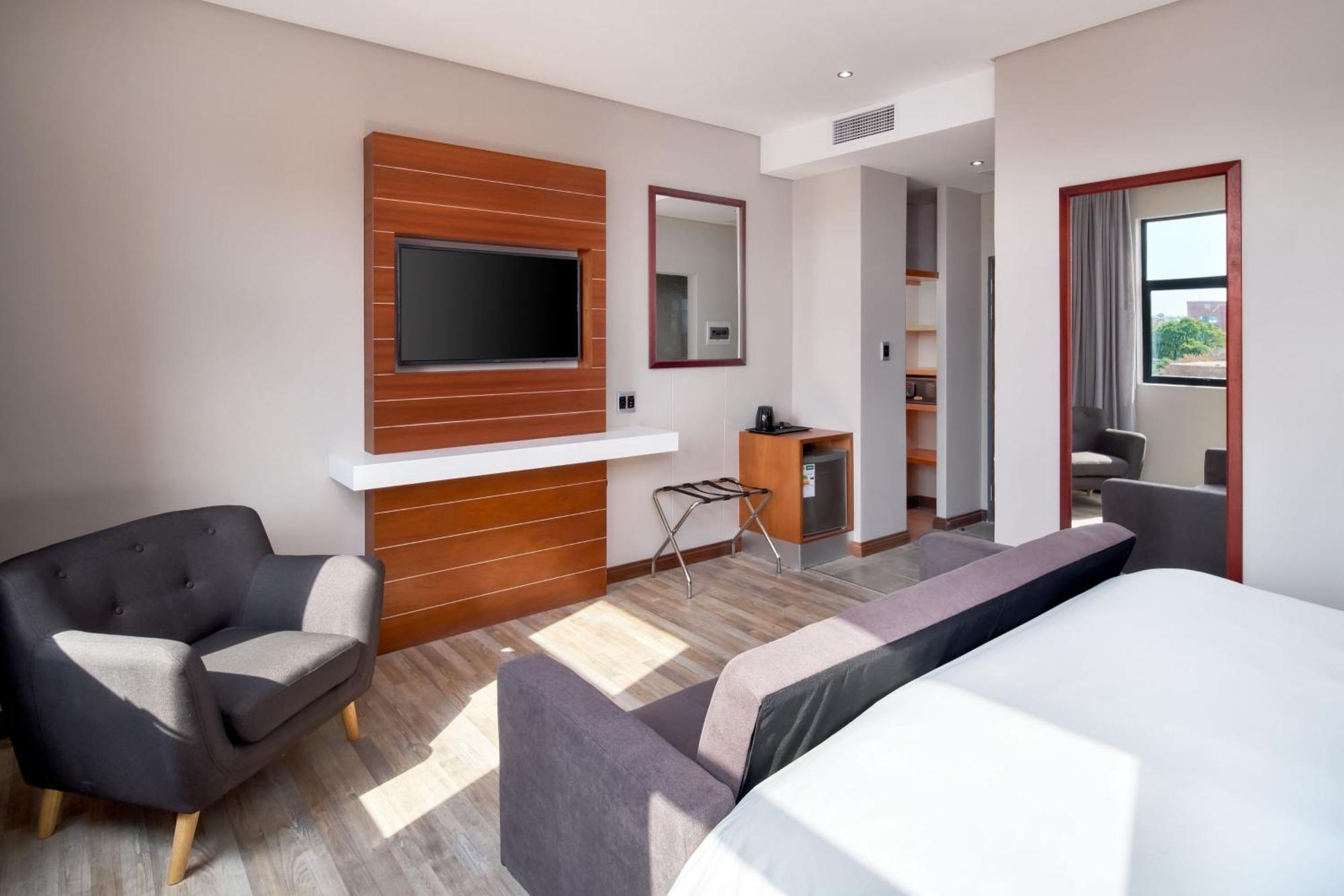 Protea Hotel By Marriott Pretoria Hatfield Habitación foto