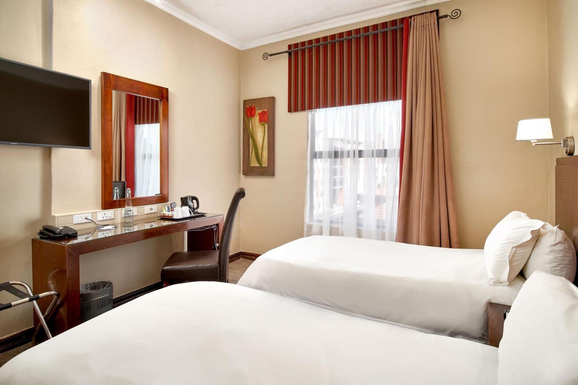 Protea Hotel By Marriott Pretoria Hatfield Habitación foto
