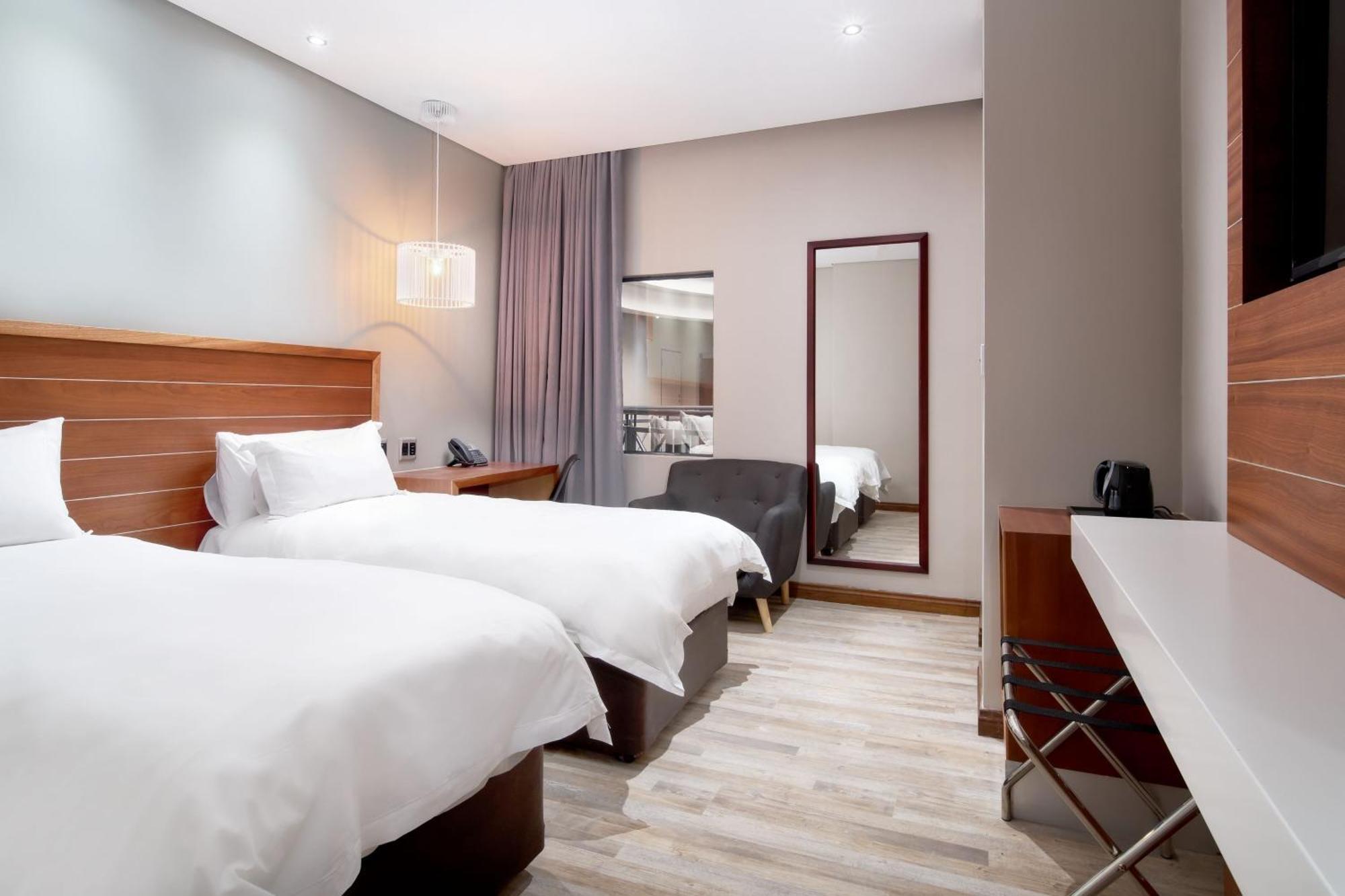 Protea Hotel By Marriott Pretoria Hatfield Habitación foto