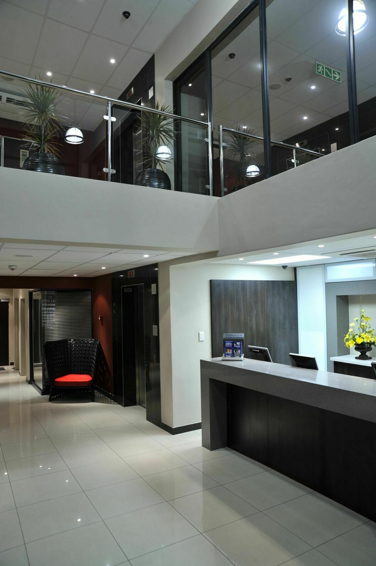 Protea Hotel By Marriott Pretoria Hatfield Exterior foto